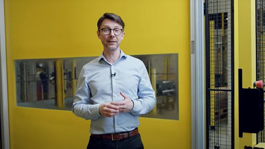 High speed roll door