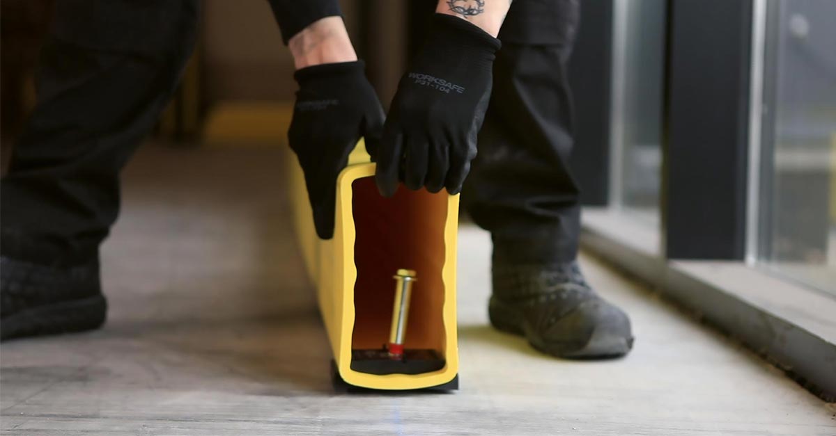 Standalone Floor Barrier 